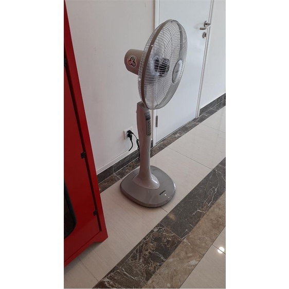 Quạt đứng điều khiển từ xa Senko DR1608 công suất 65W, có chức năng hẹn giờ - Hàng chính hãng - Bảo hành 2 năm