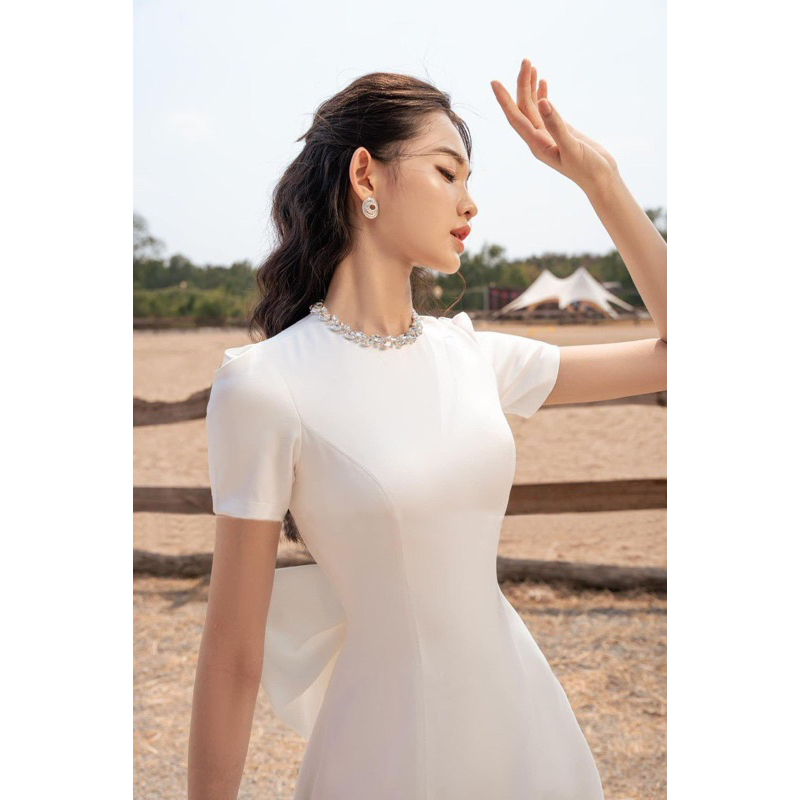 Váy cưới cô dâu đi bàn tiểu thư nơ lưng cổ kết đá nhẹ nhàng Michan