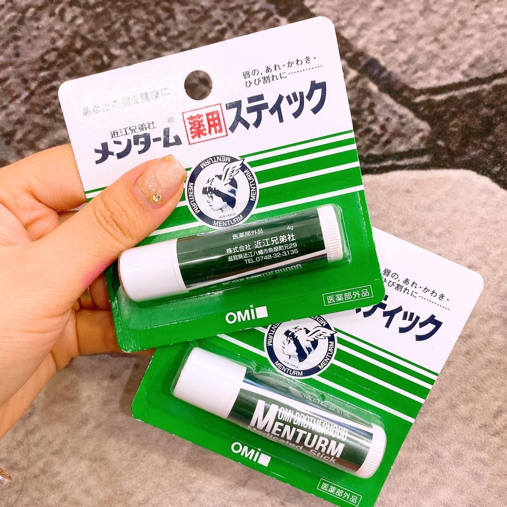 Son dưỡng môi giảm khô môi, nứt nẻ Omi Menturm Medicated Stick Nhật Bản - 4g