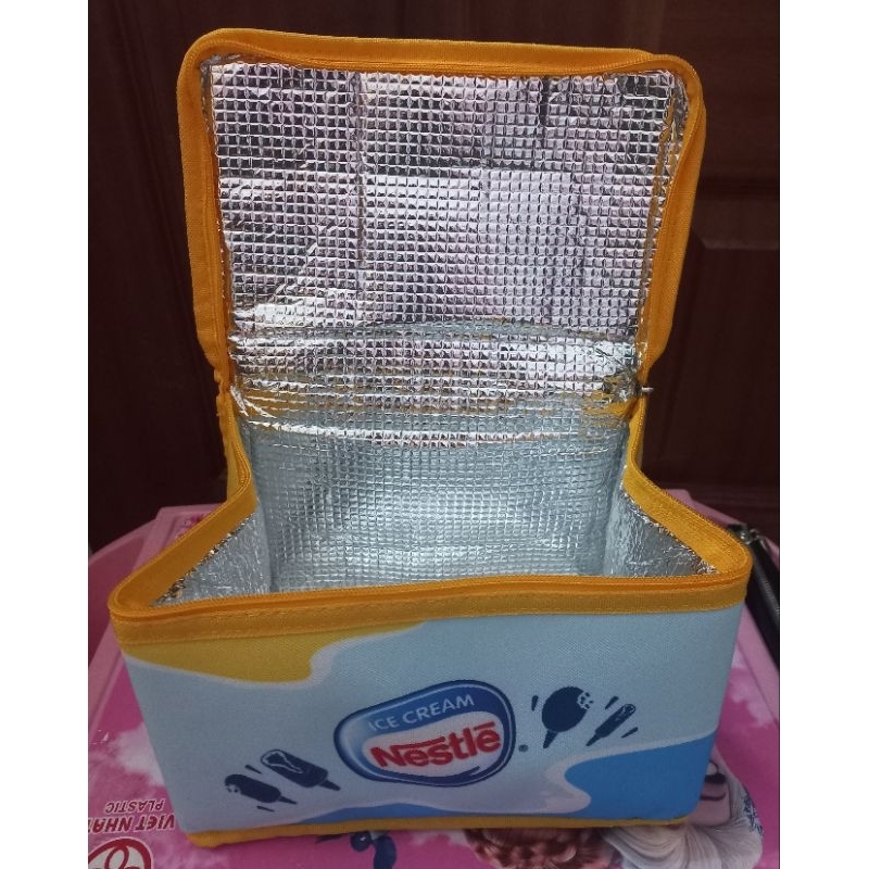 Túi giữ nhiệt Nestle dày đẹp