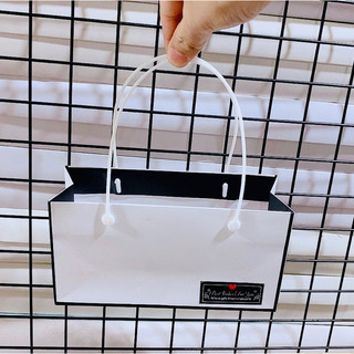 Túi giấy mini đựng mỹ phẩm, phụ kiện,3 hũ yến - Kích thước túi: 9cm x 17cm x 6cm
