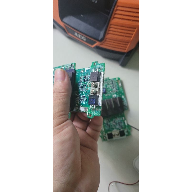 Mạch Ridgid hoặc AEG 18V kiểu cũ không đèn báo pin