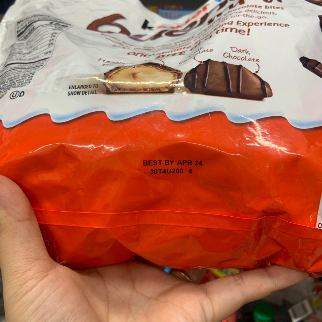 Bánh chocolate nhân kem hạt phỉ date 3/2024 Kinder Bueno Mini - EDS Hàng Mỹ
