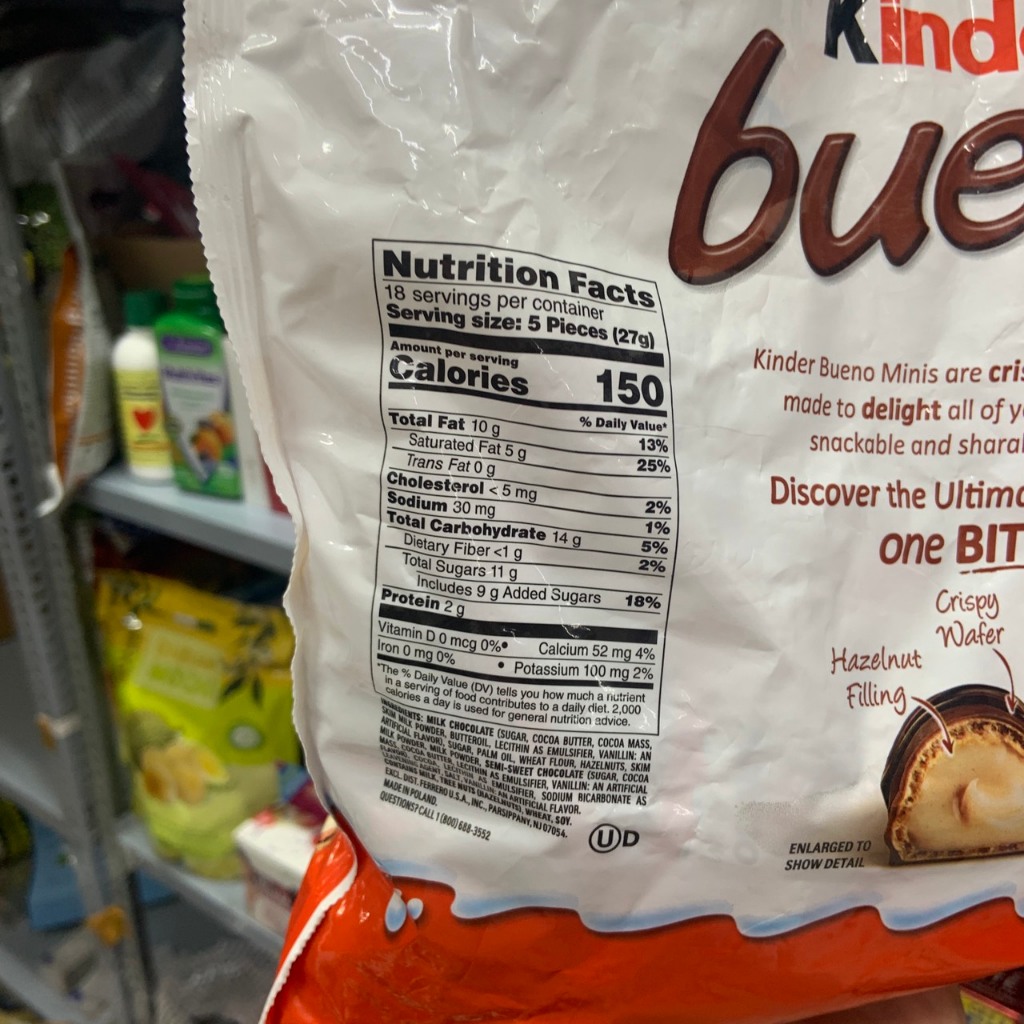 Bánh chocolate nhân kem hạt phỉ date 3/2024 Kinder Bueno Mini - EDS Hàng Mỹ