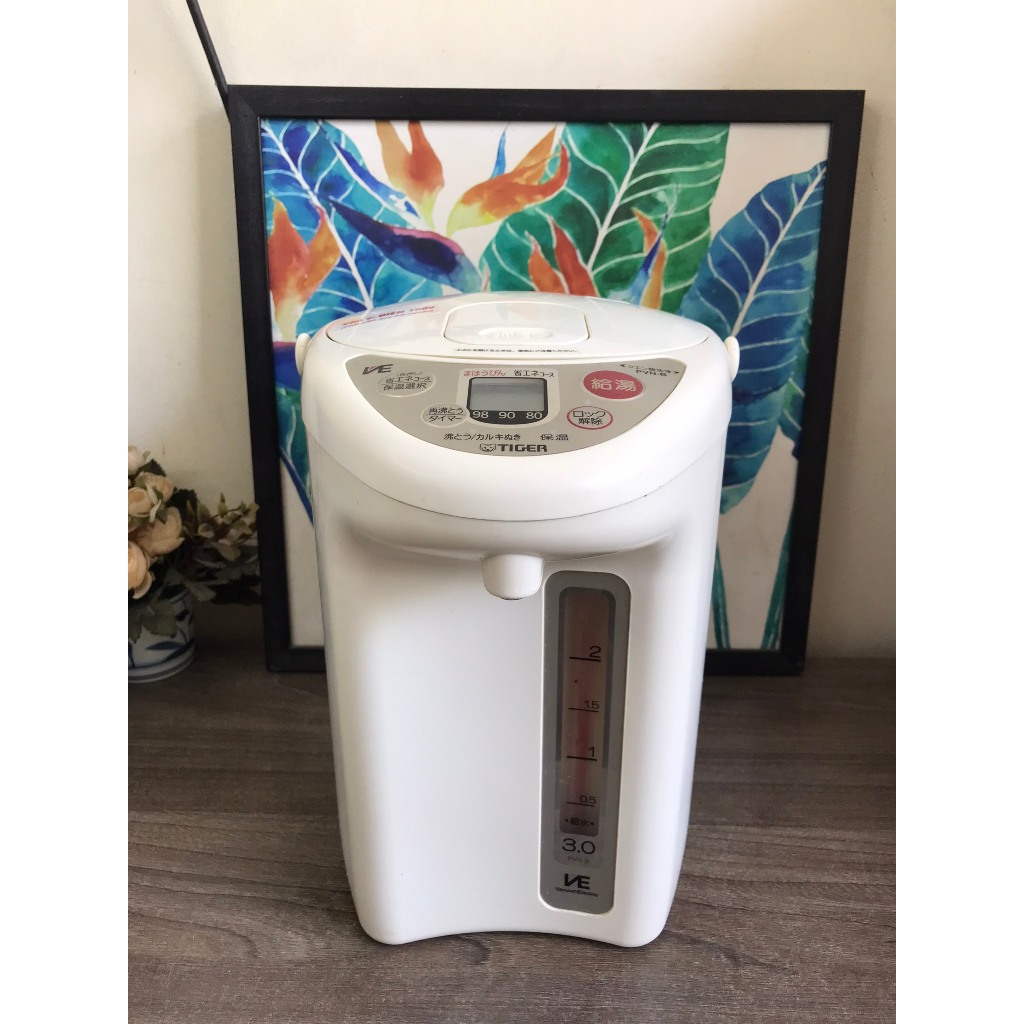 Bình thủy Nhật bãi Tiger PVN-B, dung tích lớn 3.0l, ngoại hình mới trên 90%, màn hình hiển thị nhiệt độ nước