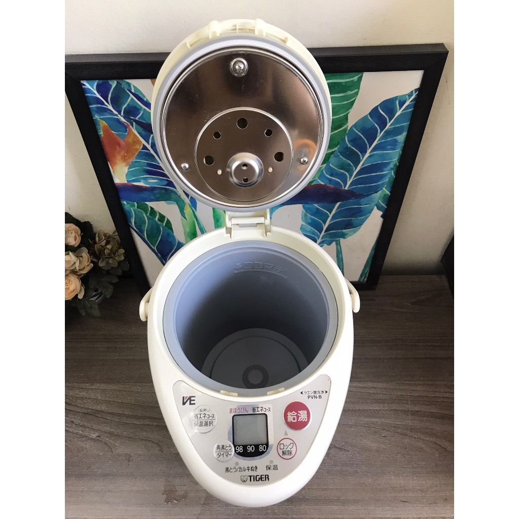 Bình thủy Nhật bãi Tiger PVN-B, dung tích lớn 3.0l, ngoại hình mới trên 90%, màn hình hiển thị nhiệt độ nước