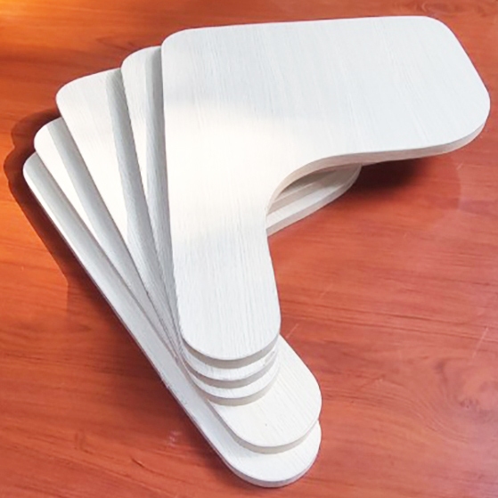 Mặt bàn gỗ thay thế cho ghế gấp liền bàn