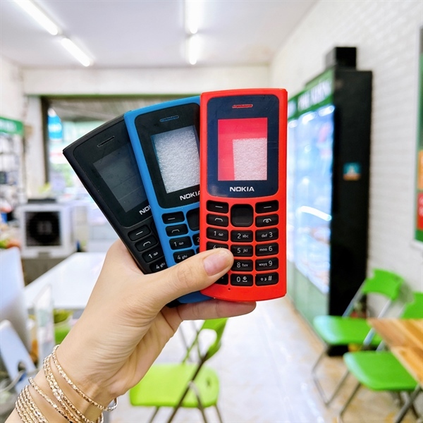 Bộ vỏ Nokia 105 4G zin mấu máy chuẩn. hàng như hình.