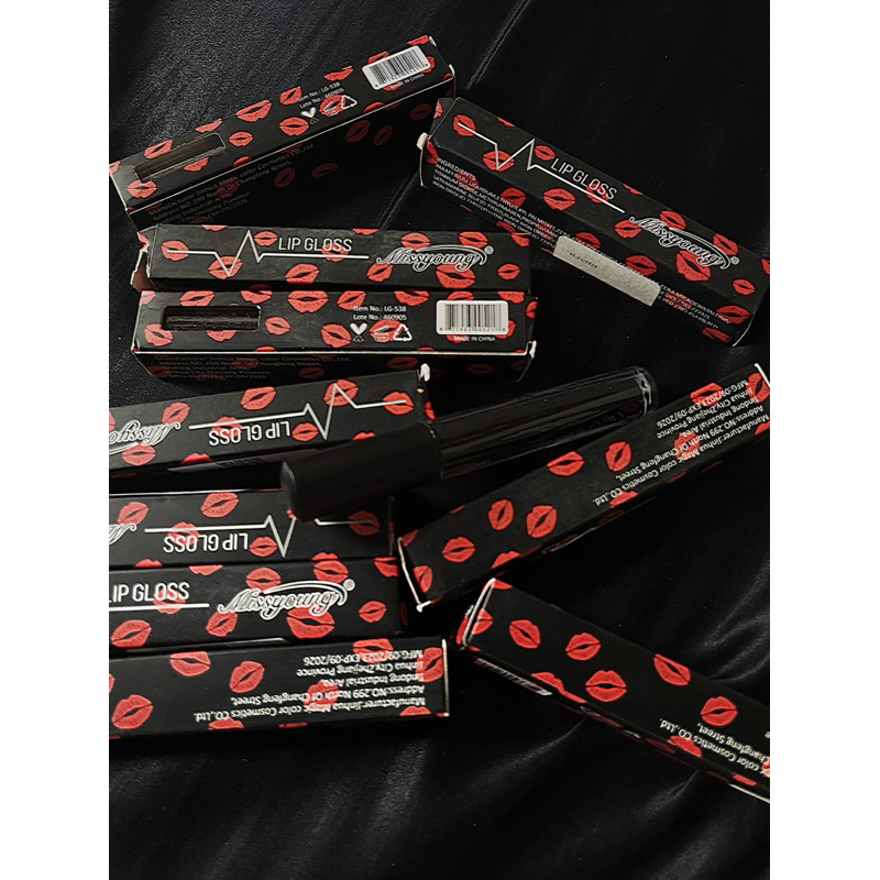 Son Đen Kem Lì Phong Cách Gothic