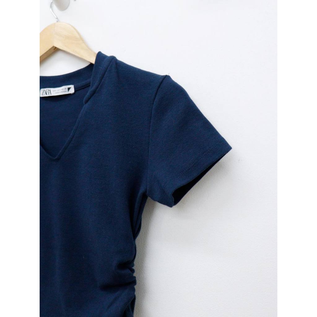 C3393 - Áo thun cổ tròn xẻ V tay ngắn nhún thun hông