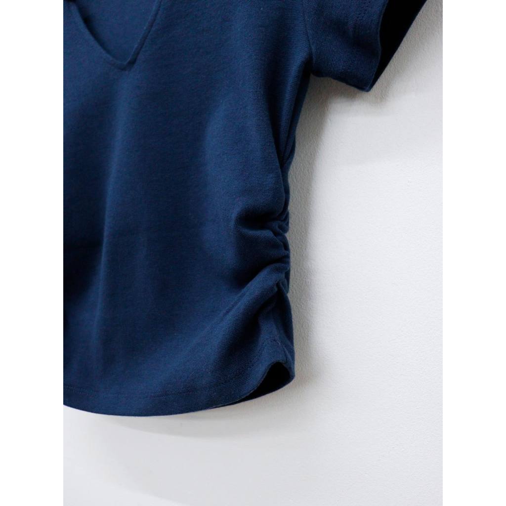 C3393 - Áo thun cổ tròn xẻ V tay ngắn nhún thun hông