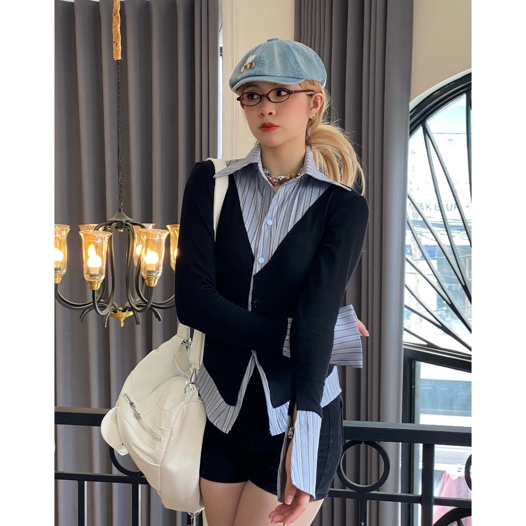 Áo thun đen phối sơ mi sọc xanh và trắng dáng ôm vạt nhọm siêu tôn eo Hari GenZ 8931 p0k26