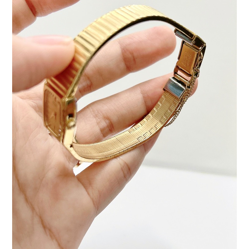 Đồng hồ si nữ hiệu Seiko, dáng còng vàng - secondhand watch
