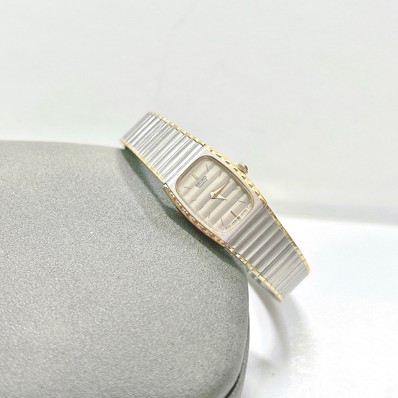 Đồng hồ si nữ hiệu Seiko dáng còng - secondhand watch Seiko