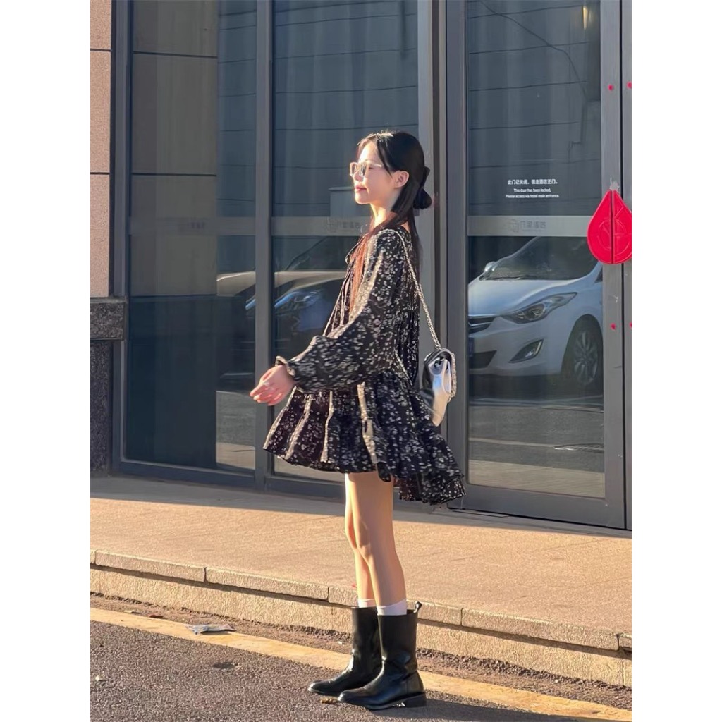 Váy Hoa Nhí Đen Trắng Dài Tay Dáng Babydoll Xòe - TITTO CLUB