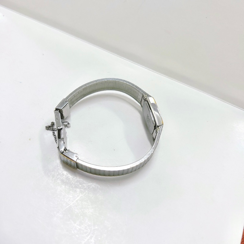 Đồng hồ si nữ hiệu Seiko dáng còng - secondhand watch Seiko