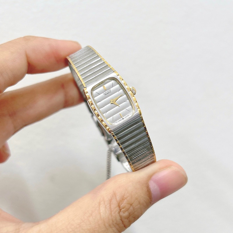Đồng hồ si nữ hiệu Seiko dáng còng - secondhand watch Seiko