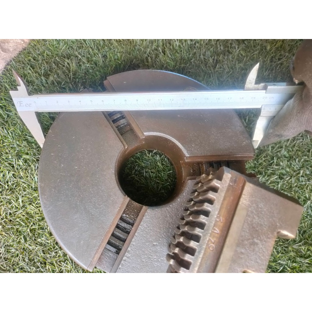 Mâm cặp 200mm hàng bãi Trung Quốc