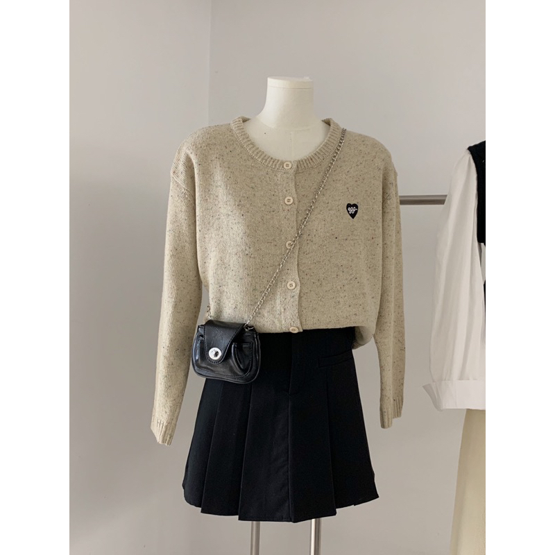 KAYY. Áo cardigan len tiêu thêu tim _ cttt