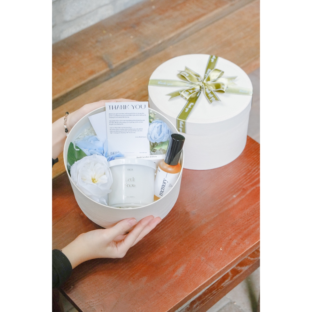 Box hoa lụa tròn thiết kế sang trọng