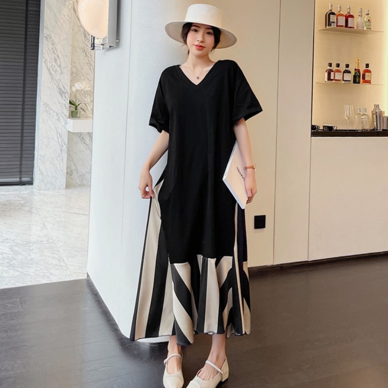 Váy Suông Dáng Dài Đen Cách Điệu Xẻ Tà Sọc Hàn Quốc Hè 2024 T106