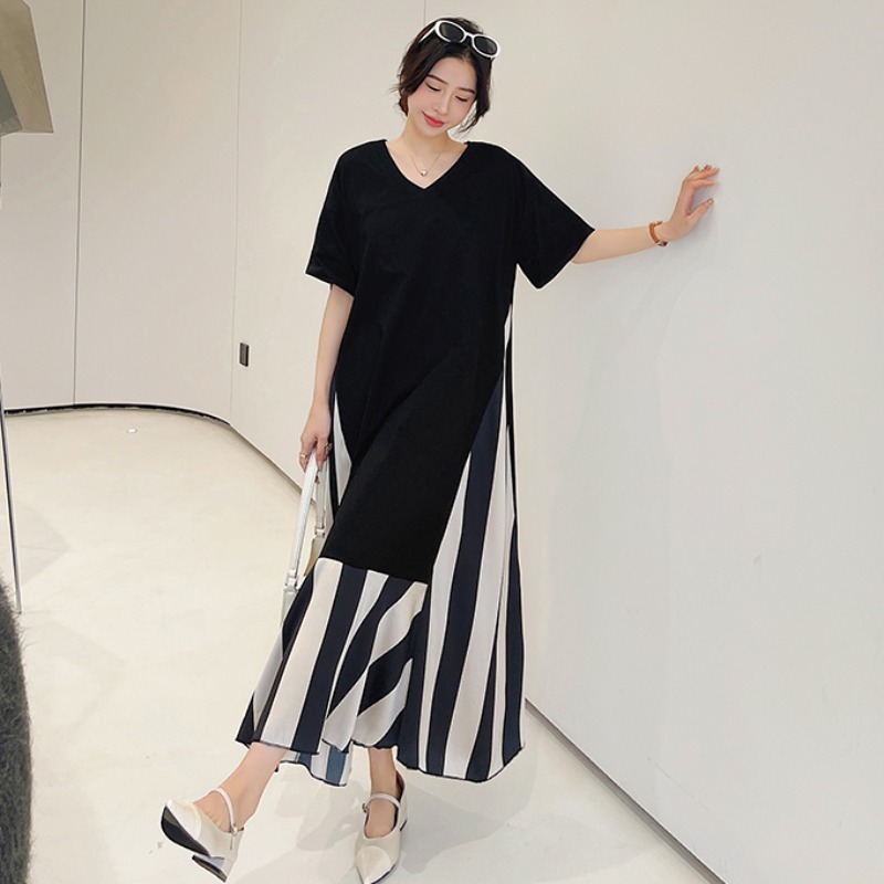 Váy Suông Dáng Dài Đen Cách Điệu Xẻ Tà Sọc Hàn Quốc Hè 2024 T106