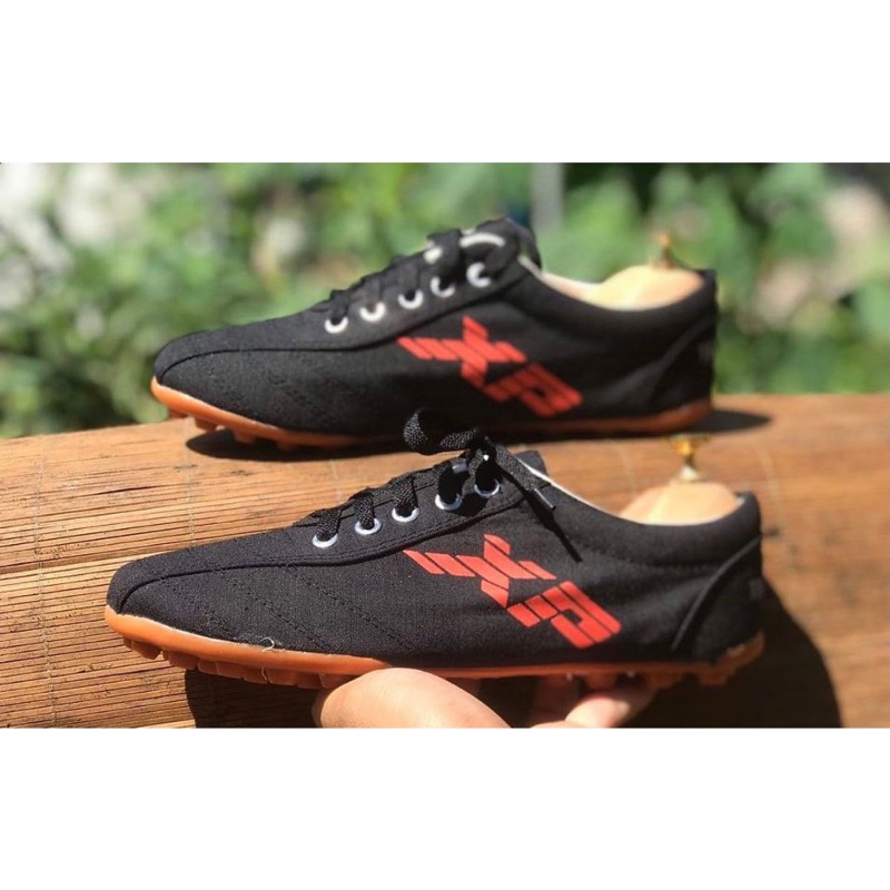 Giày đá bóng Thành Phát , giá rẻ, chất lượng cao; size 38-43