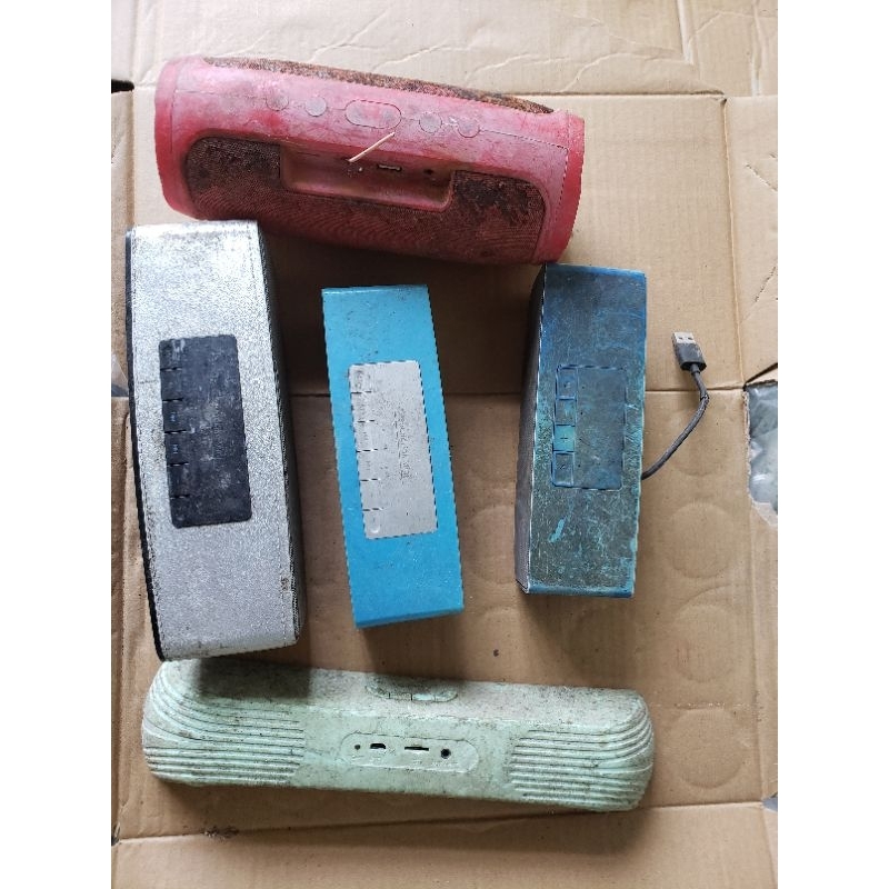 Loa lỗi lấy vỏ hoặc linh kiện.