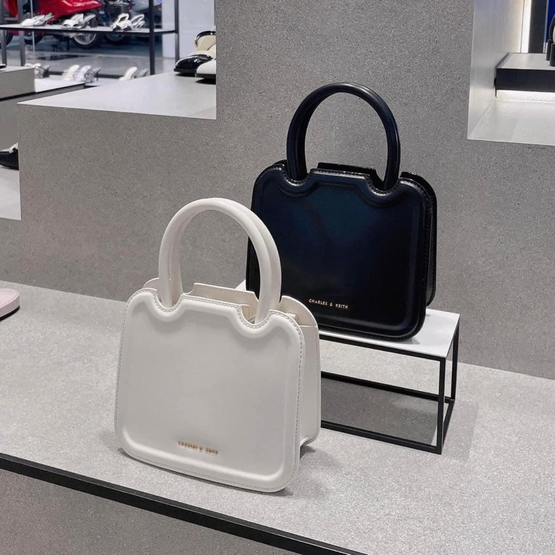 Pass túi đeo chéo bánh bich qui CNK auth