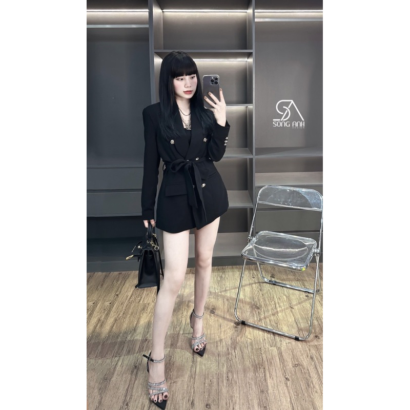 Váy vest phối cúc kèm đai sang chảnh