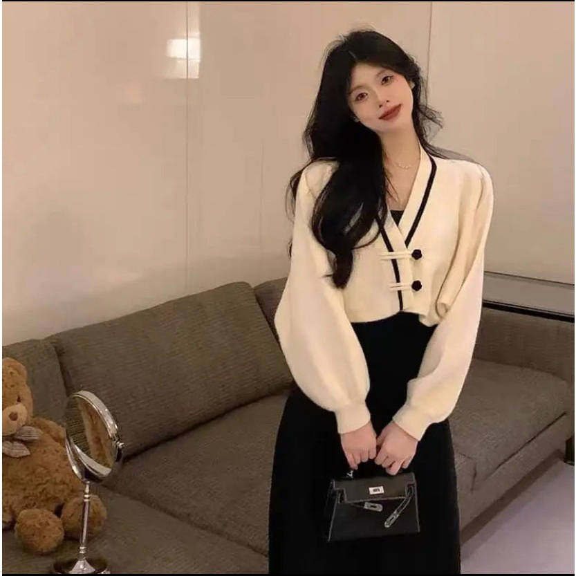 Áo Khoác Len Nữ Croptop Cúc Hoa Cánh Dơi michie.house Phối Viền Kiểu Cách Thu Đông - A354