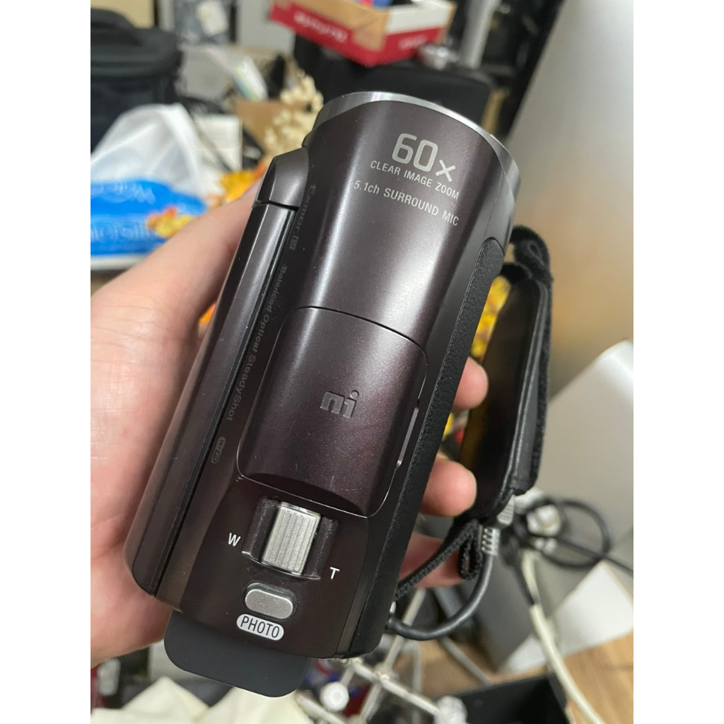 Máy quay phim Sony HDR PJ670 zoom 60x chống rung 5 trục