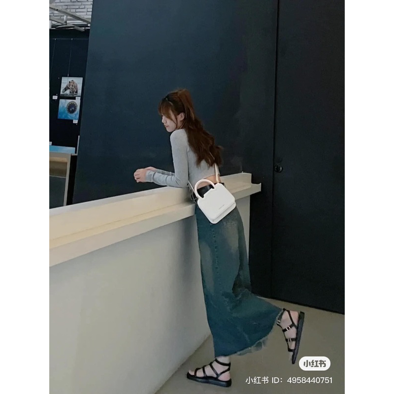 Pass túi đeo chéo bánh bich qui CNK auth