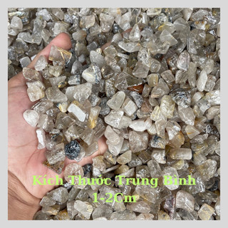 1kg thạch anh tóc vàng , kích thước trung bình 1-2cm ,màu sắc trắng có tóc vàng bên trong đá , trang trí phong thuỷ.