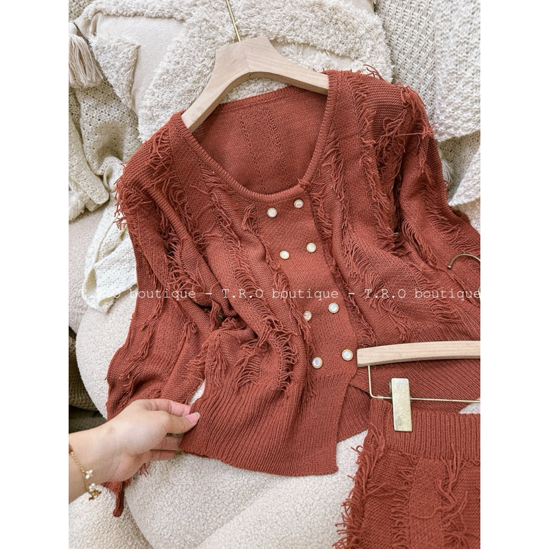 Set len tua rua khuy QC