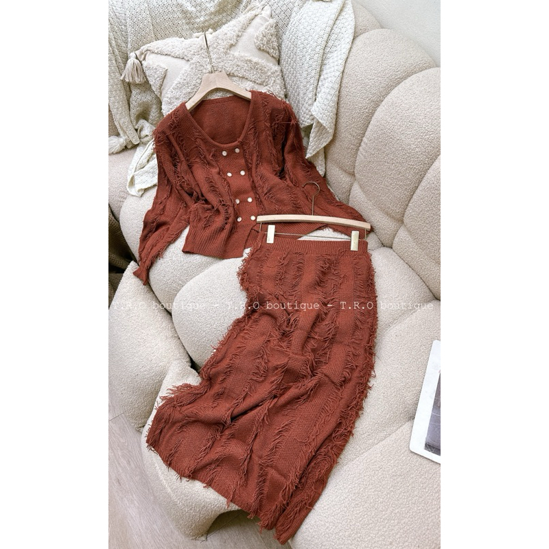 Set len tua rua khuy QC