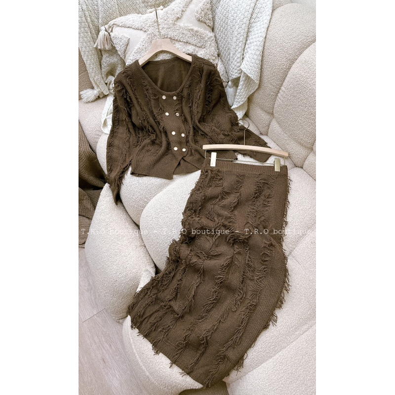 Set len tua rua khuy QC