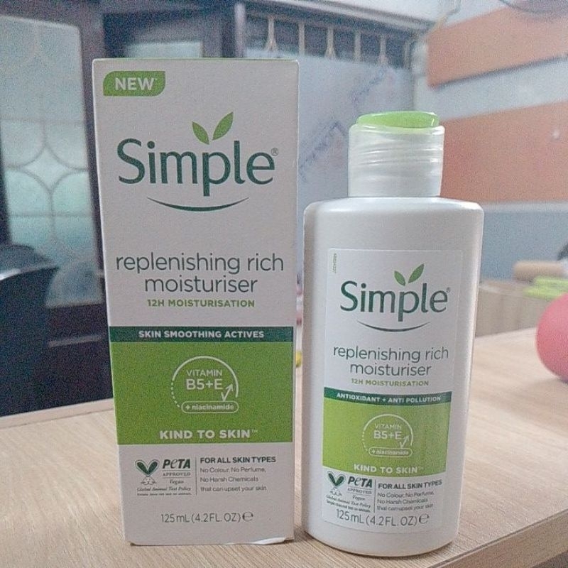 Kem Dưỡng ẩm Simple Sensitive skin expects Water boost Hydrating Gel Cream 50ml