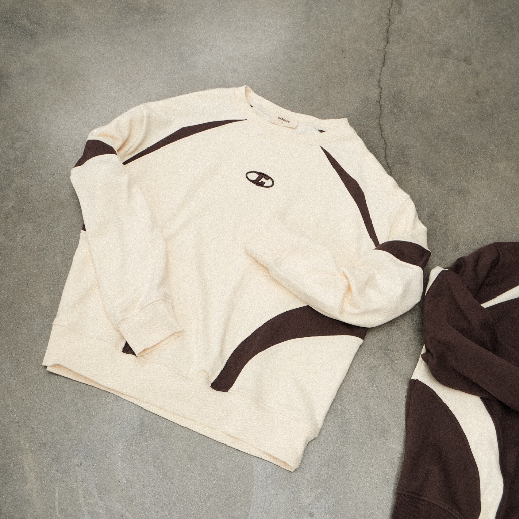 Áo nỉ nam nữ oversize CANDLES RACE SWEATER chất liệu nỉ chân cua CVC 350gsm logo in nổi chính hãng