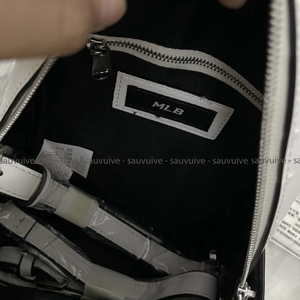 BL48 - Balo MLB Mini Logo Chữ NY Bạc - Màu Đen Và Bò Thời Trang - Sấu Vui Vẻ Oficial