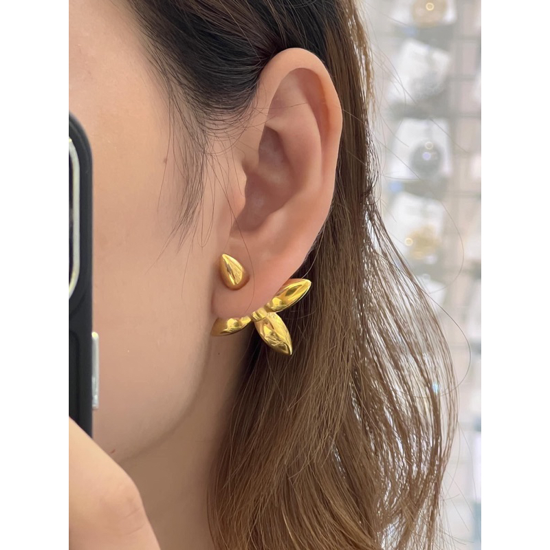 Khuyên tai 𝙇𝙫 to-vàng