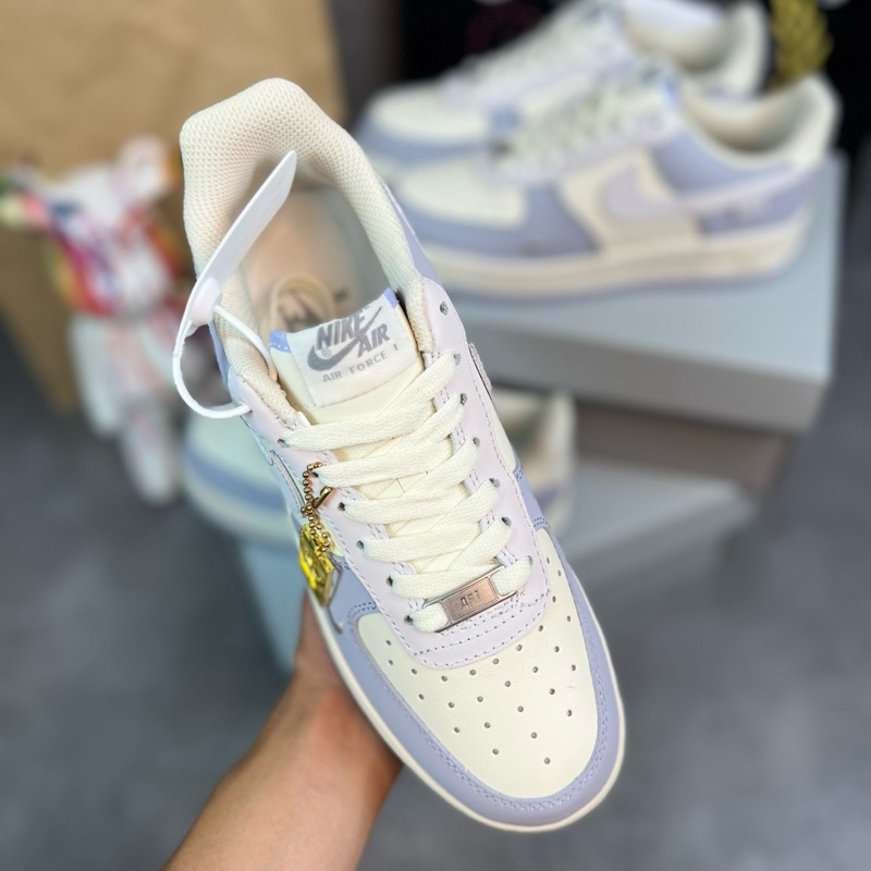 Giày thể thao AF1 Khoai Môn Tím Trắng Móc Vàng