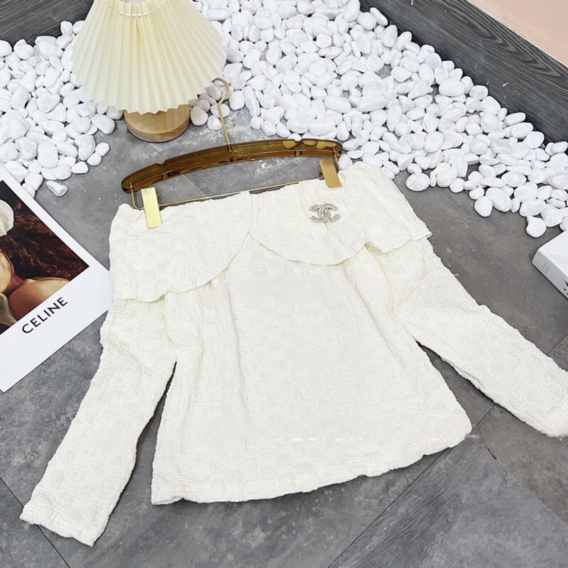 JENNYCLOSET | Áo trễ vai len nhăn tặng tag đá tiểu thư , Áo hở vai dài tay style trẻ trung
