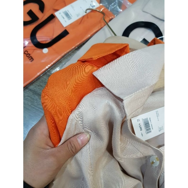 Đầm sơmi GU 2 màu cam và be, dàng dài thướt tha, form gọn dưới 58kg
