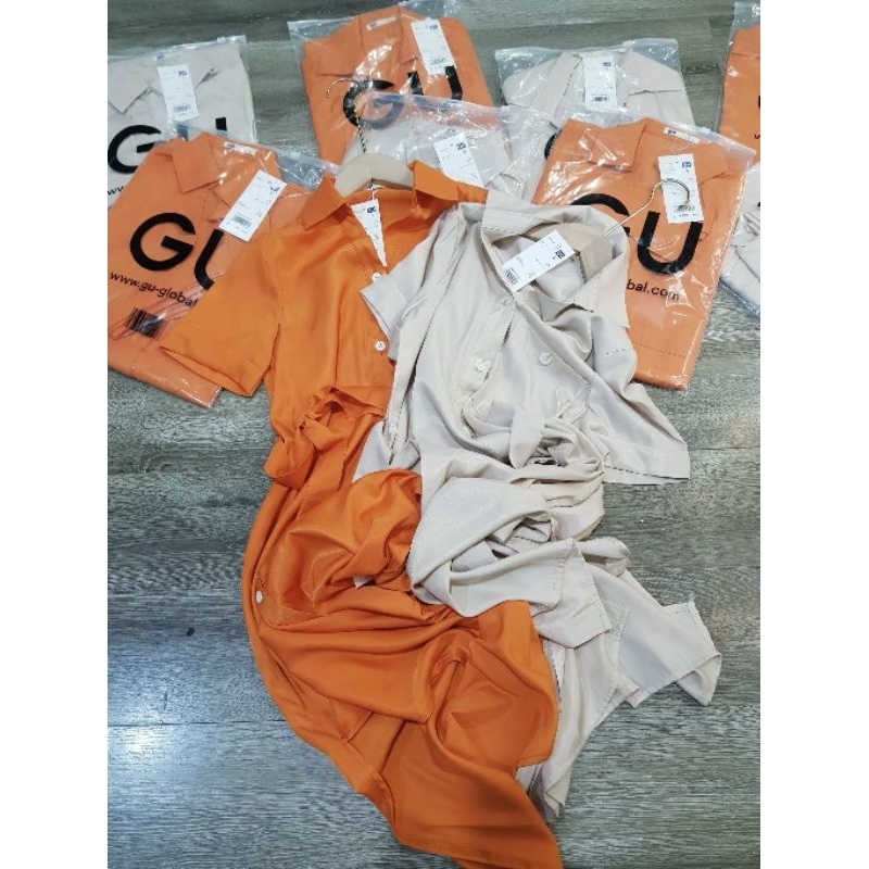 Đầm sơmi GU 2 màu cam và be, dàng dài thướt tha, form gọn dưới 58kg