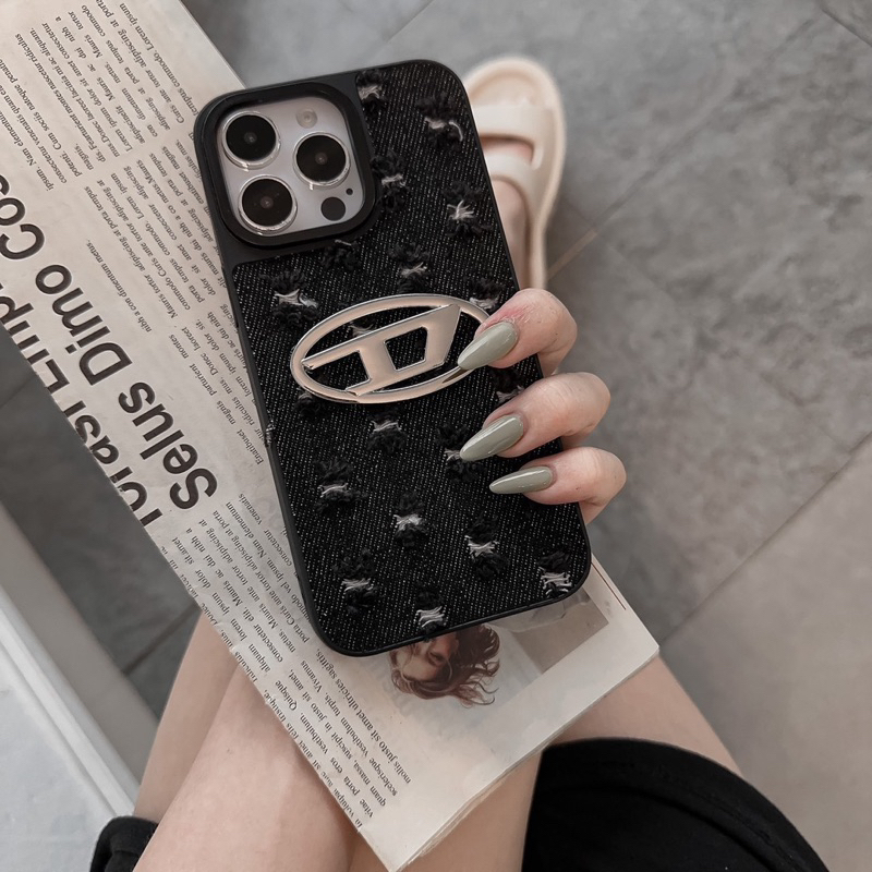 Ốp lưng bò xước ĐEN DIE SEL KIM LOẠI cạnh vuông viền camera chống bẩn cho i phone 7 đến 15promax