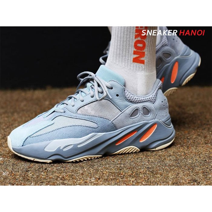 Thanh Lý Giày Yz 700V2 size 41 màu Inertia