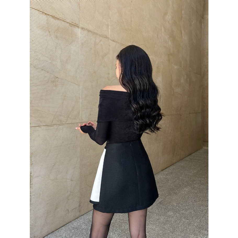 COCO SIN - Bodysuit Thun Ánh Kim Đen Lệch Vai