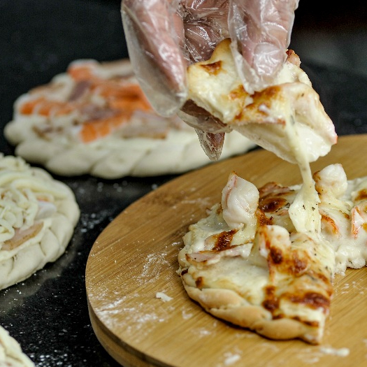 Pizza Tôm Phô Mai Mozzarella Sợi - Bánh pizza phomai tôm - Ship Hoả Tốc Hà Nội