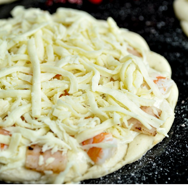 Pizza Tôm Phô Mai Mozzarella Sợi - Bánh pizza phomai tôm - Ship Hoả Tốc Hà Nội